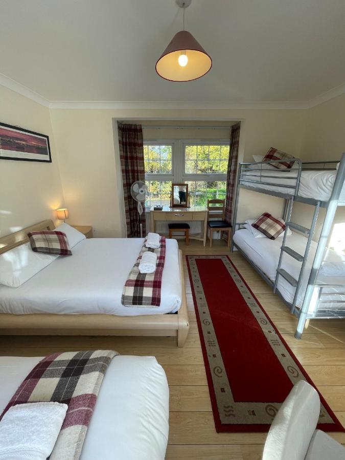 Oakhurst Gatwick B&B Crawley  Exterior foto